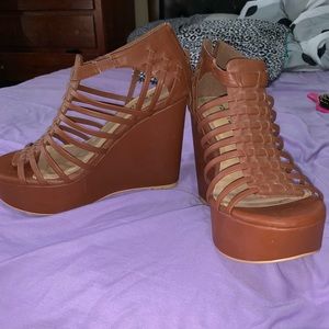 Torrid big wedges size 10